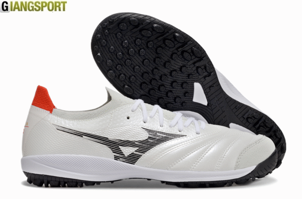 Mizuno Morelia Neo Beta 4